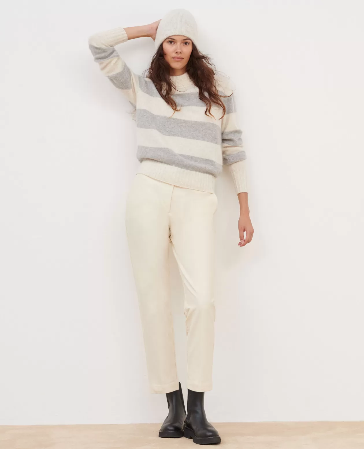Shop Comptoir des Cotonniers Marguerite - Cigarette Trousers 4142 Ecru