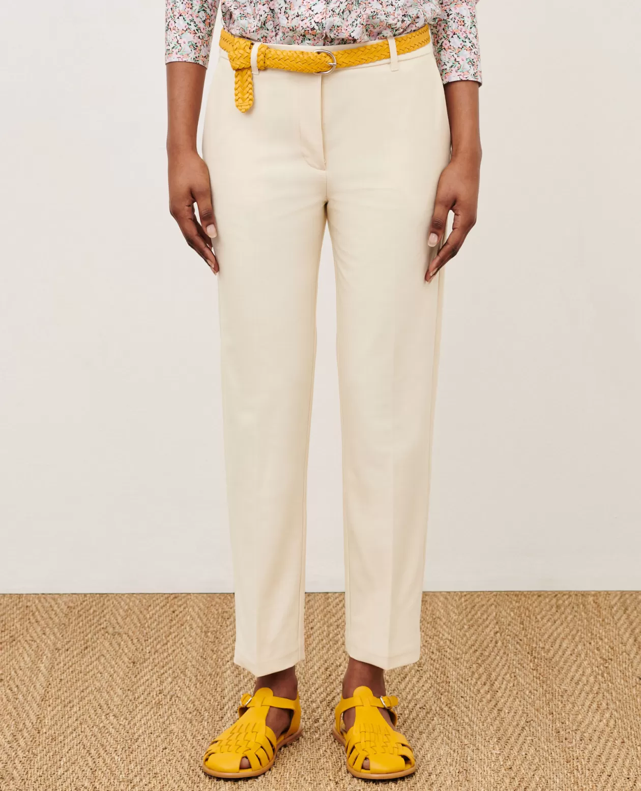 Shop Comptoir des Cotonniers Marguerite - Cigarette Trousers 4142 Ecru