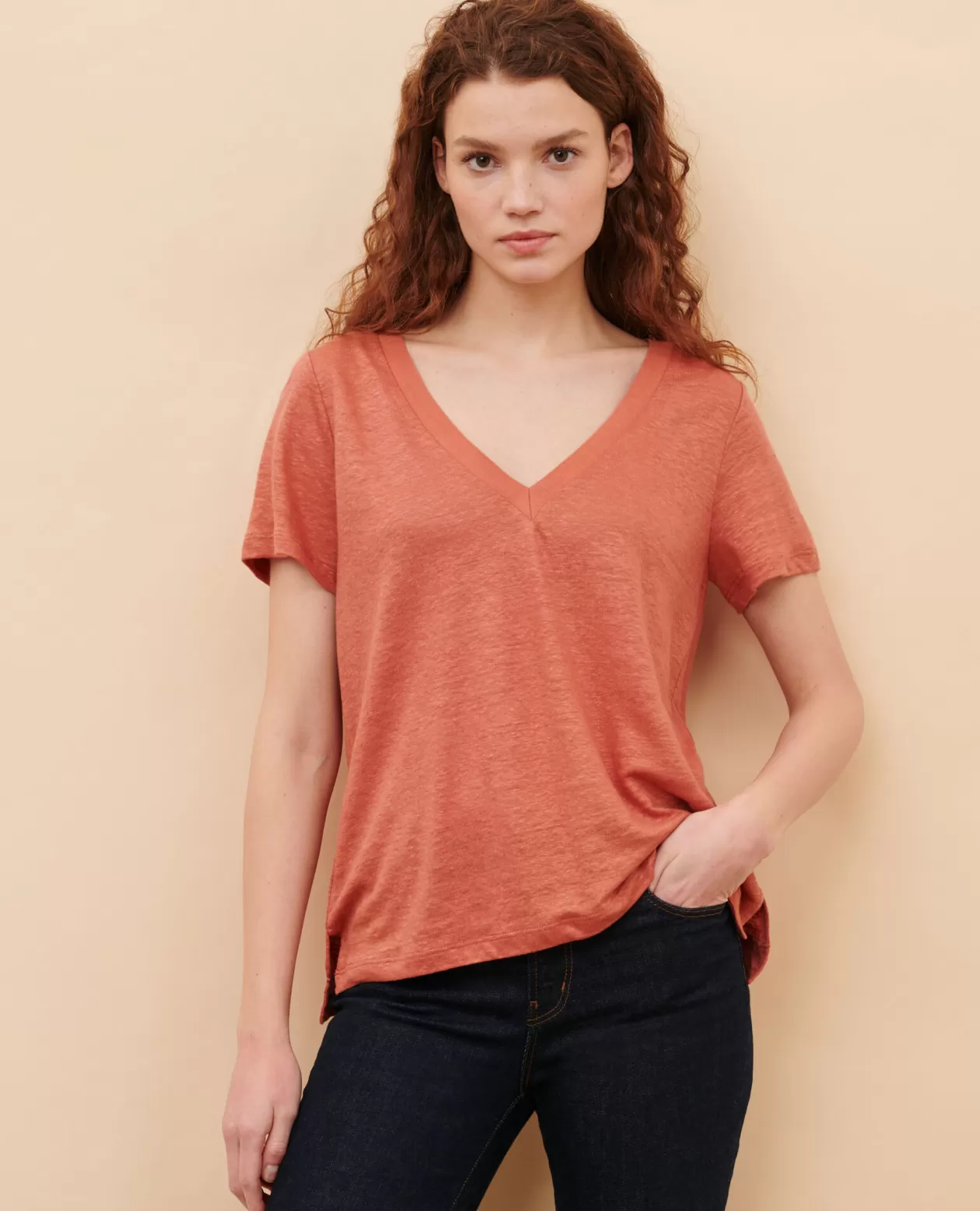 Cheap Comptoir des Cotonniers Sarah - Linen V-Neck T-Shirt 19 Wine