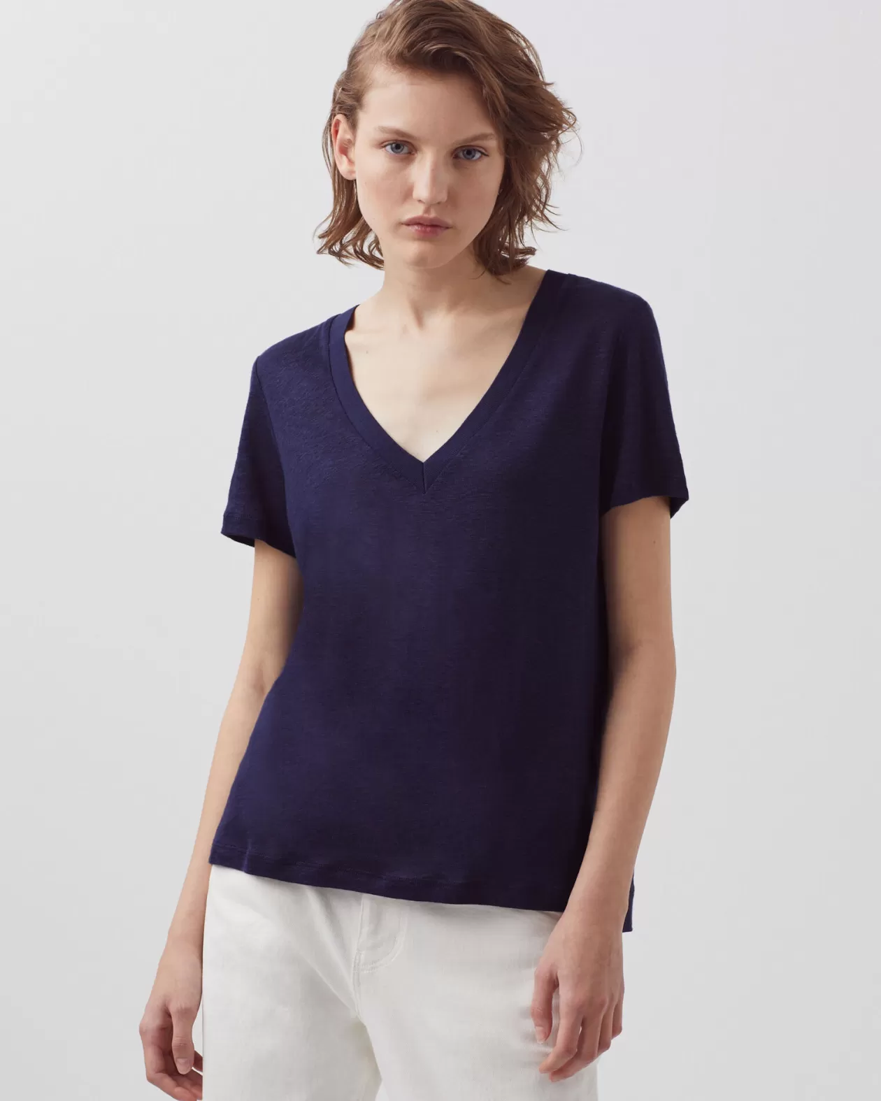 Cheap Comptoir des Cotonniers Sarah - Linen V-Neck T-Shirt 4232 Maritime Blue