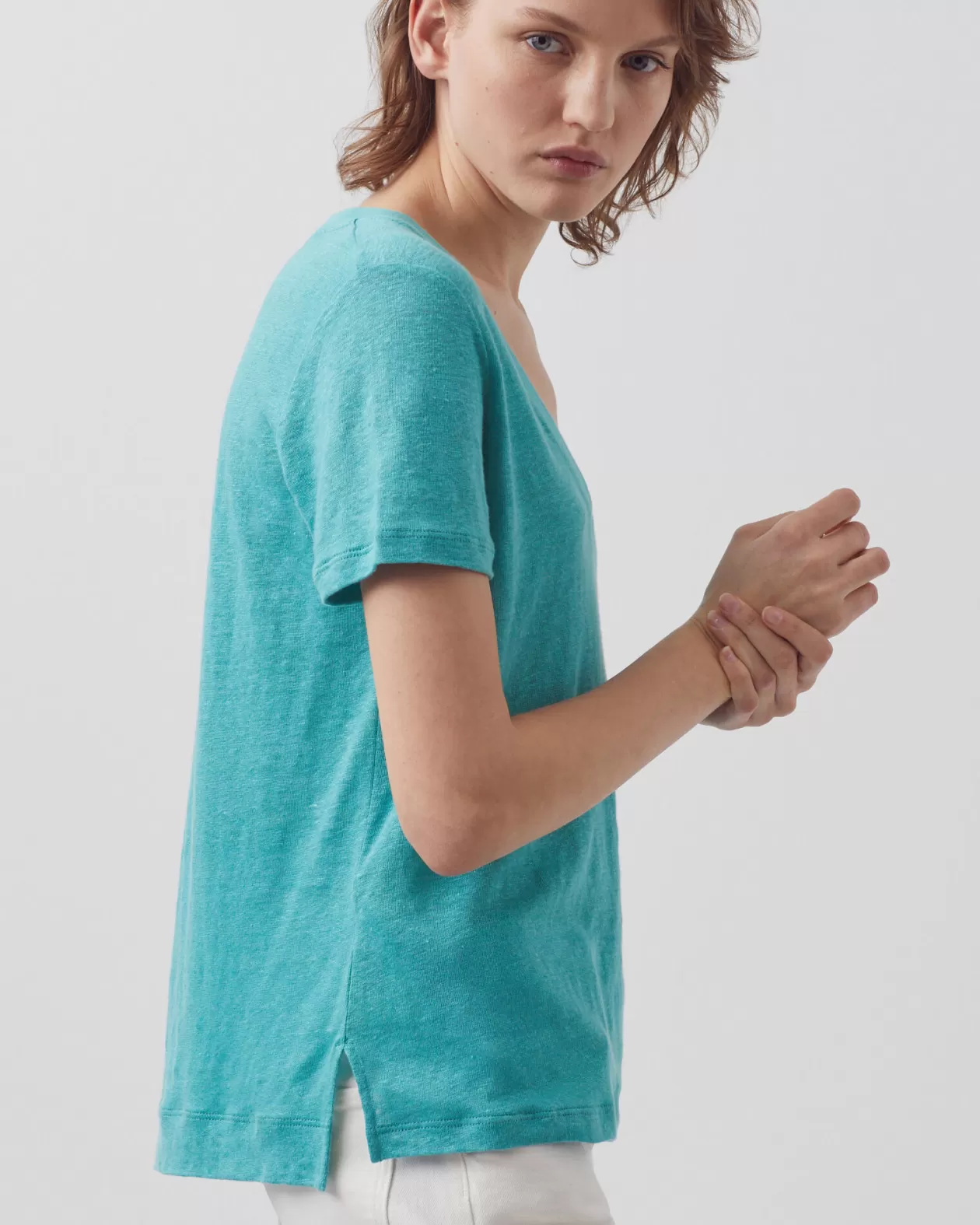 Discount Comptoir des Cotonniers Sarah - Linen V-Neck T-Shirt 0611 Pagoda Blue Blue