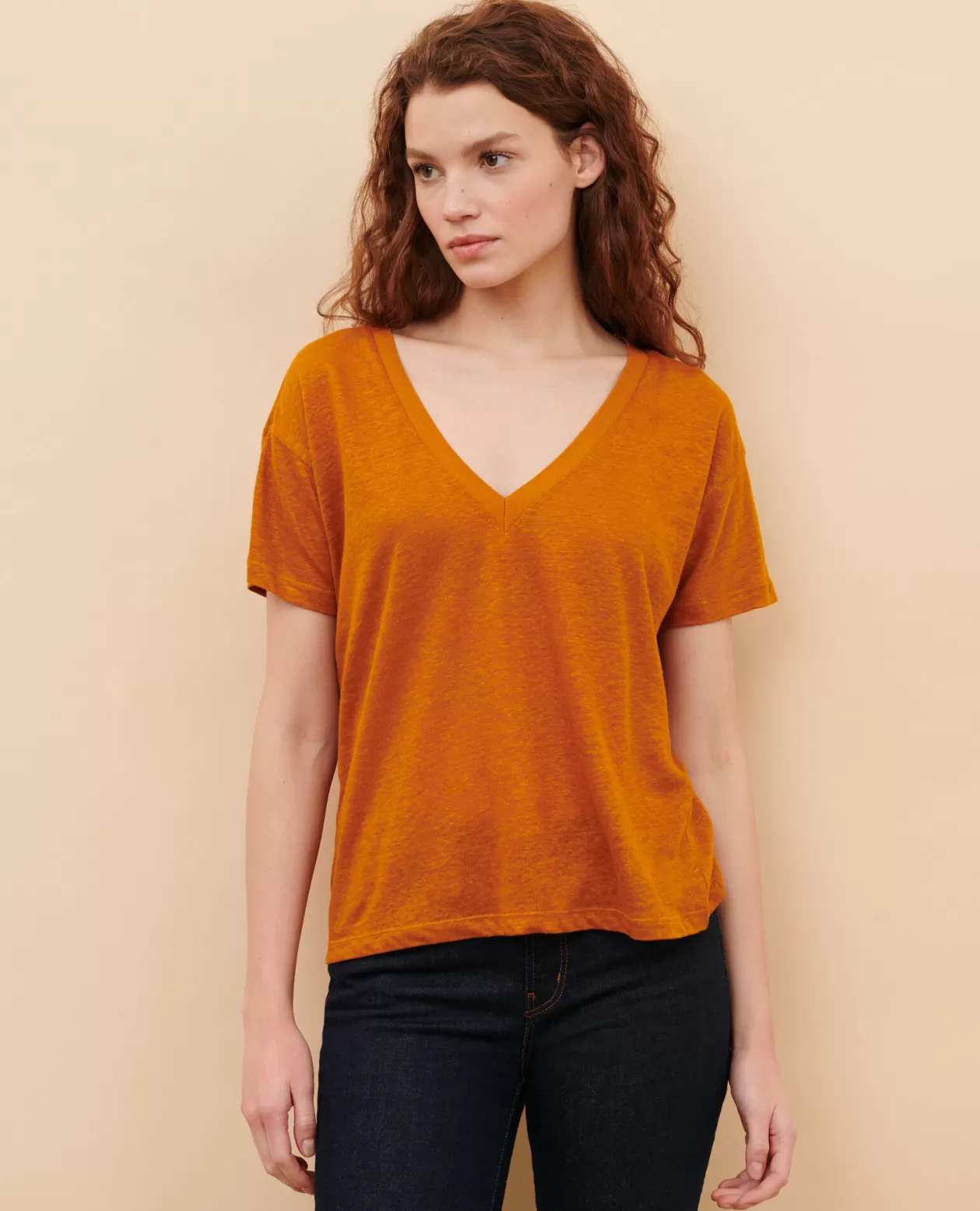 Cheap Comptoir des Cotonniers Sarah - Linen V-Neck T-Shirt Pumpkin Spice